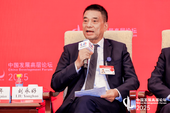 新希望集团董事长刘永好建议科研领域“两条腿走路”：既保留国家主导模式，也要支持民营企业创新